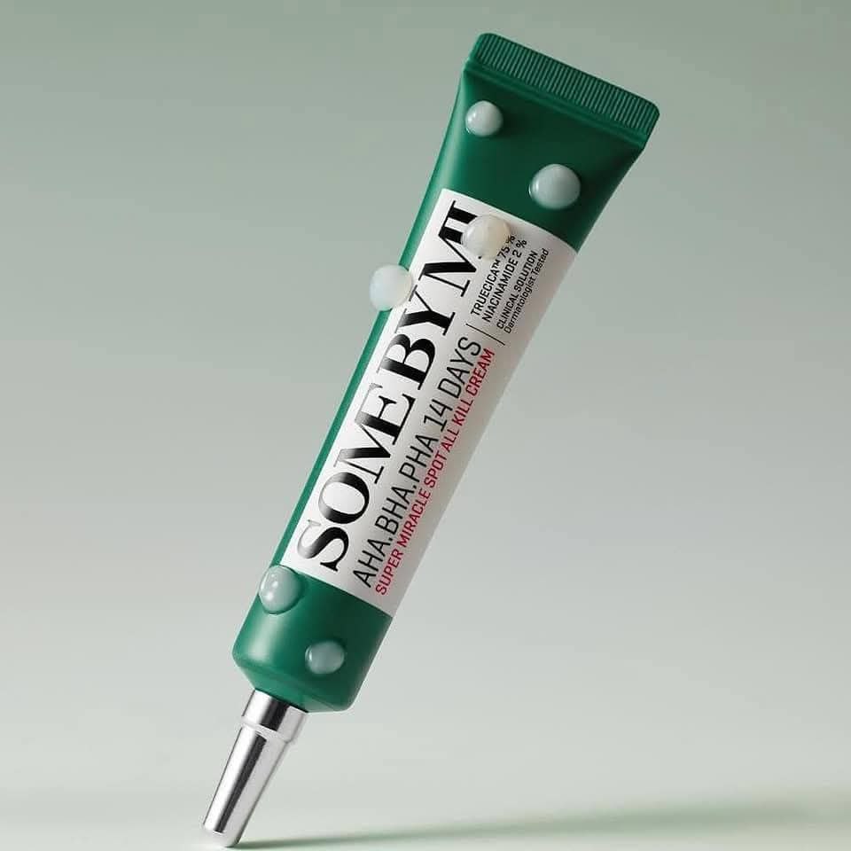 SOME BY MI AHA BHA PHA 14 Days Super Miracle Spot All Kill Cream is a spot treatment that targets acne and treats it in 14 days. It removes dead skin cells. It purifies the skin and removes makeup residue and skin impurities for a clean and smooth finish.